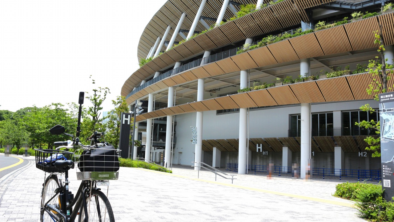 自転車で国立競技場を巡る