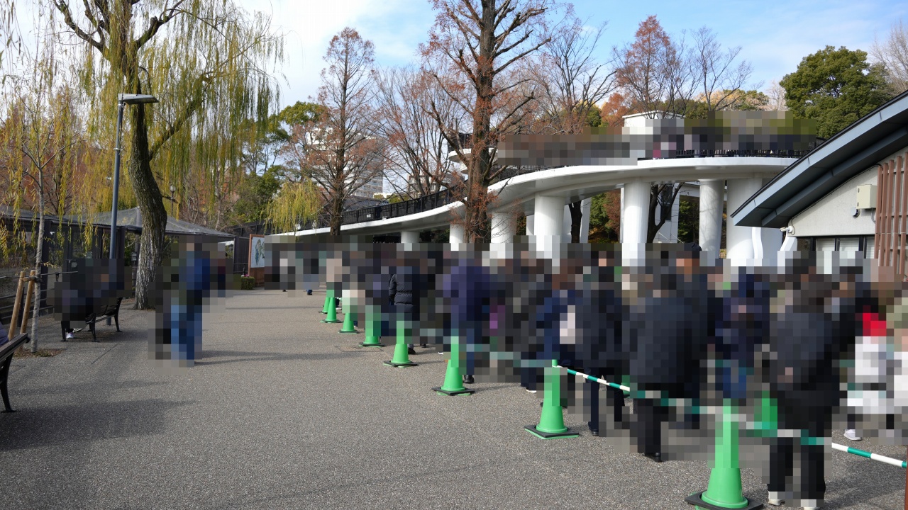 上野動物園 ジャイアントパンダ「シャオシャオ」の行列